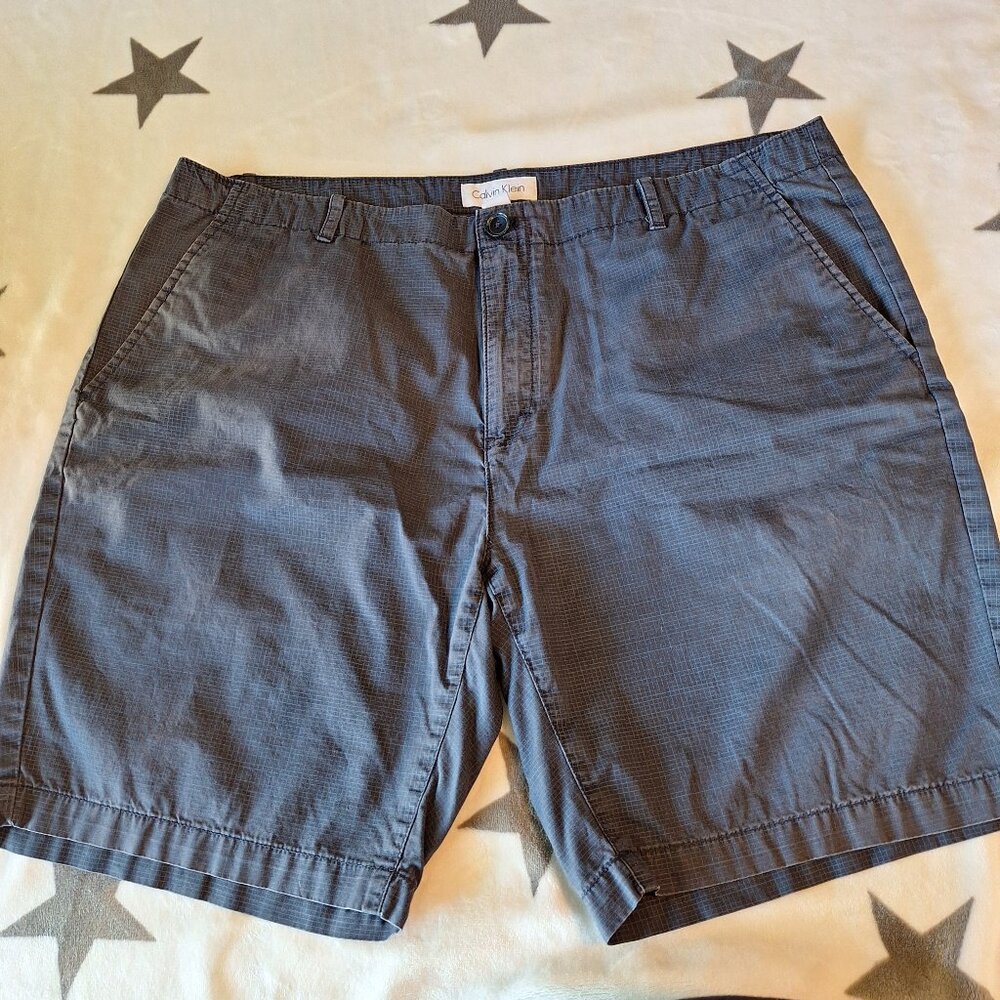Calvin Klein Shorts Men’s Size 38 Blue Squares 100% Cotton Flat‎ Front Pockets